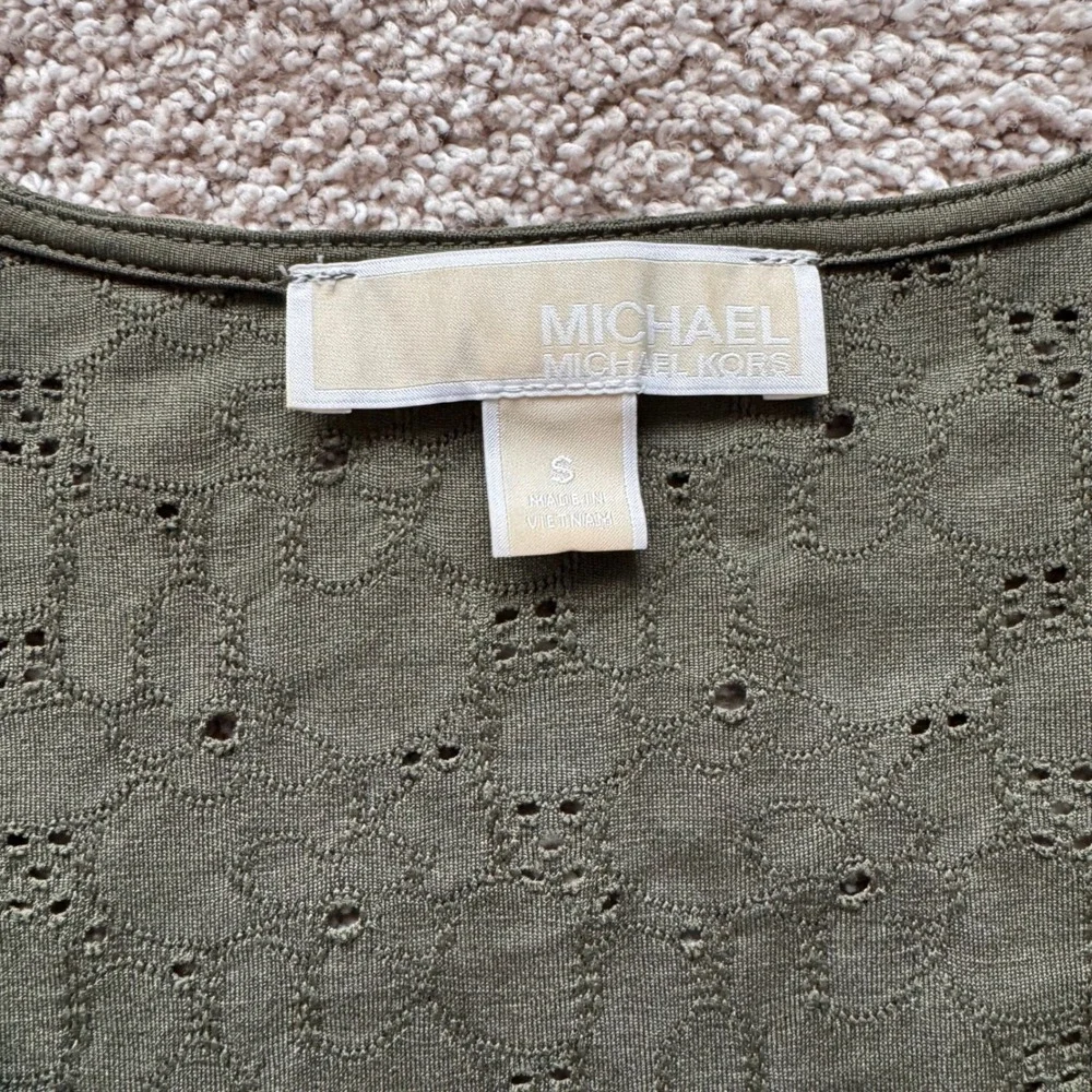 Michael Kors Womens Small Olive Green Eyelet Ruffle Cap Sleeve V-Neck Top